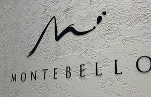 Интерьерная табличка Montebello (логотип)
